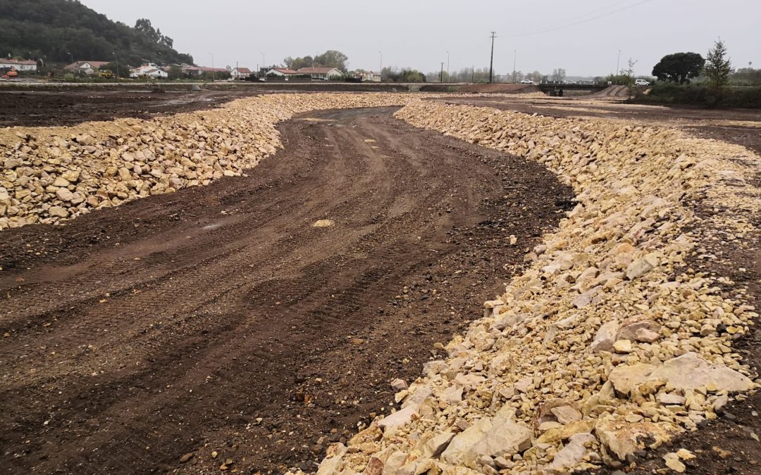 Reconstrução das Margens do Rio da Serra