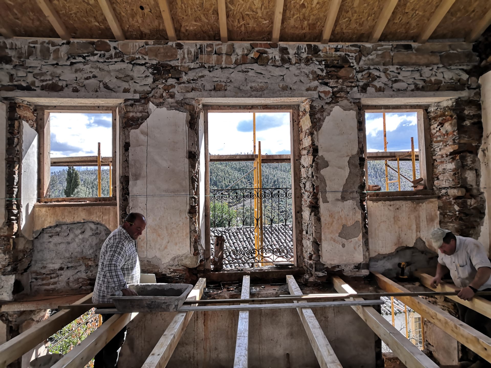 Reconstrução de habitação